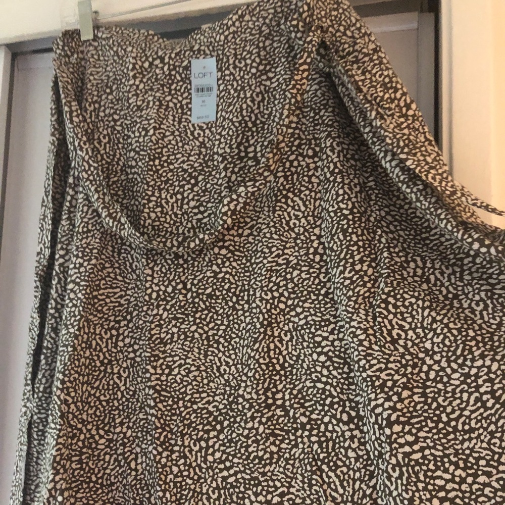 Beautiful LOFT midi skirt - size 16 petite